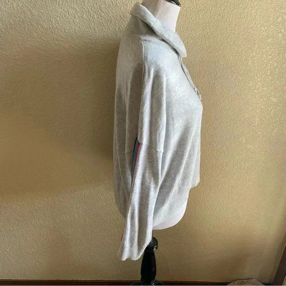 LOVE by Gap Rainbow Sleeve Merino Knit Sweater Turtle Neck Pullover Gray: Medium - Picture 6 of 9